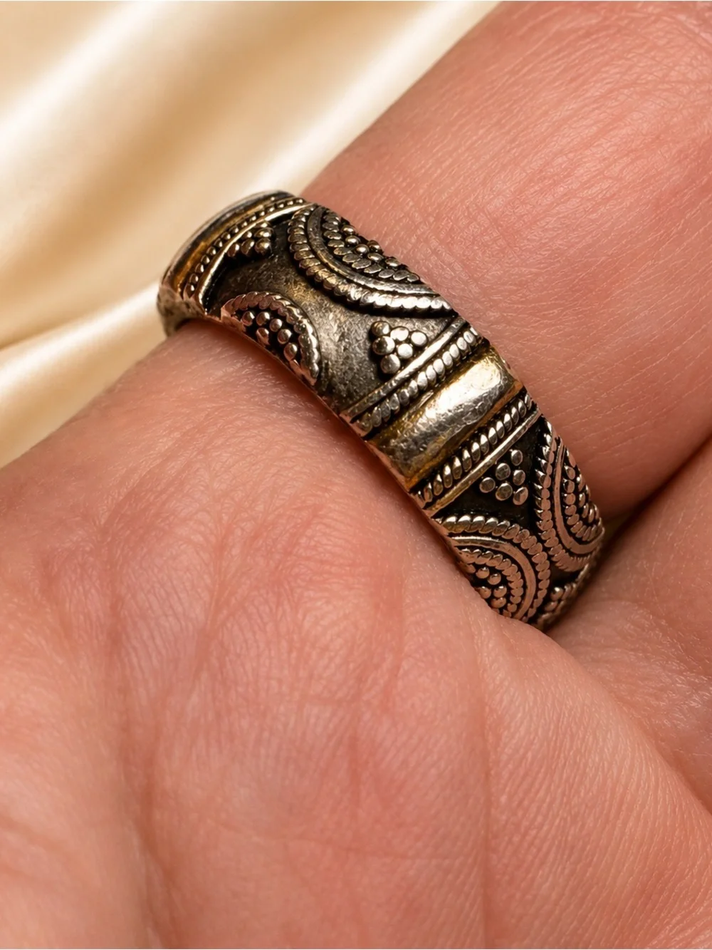 Bali Indonesia 925 Sterling Silver 18K Gold Accent Ring Size 8